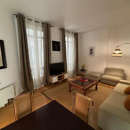 Chic Champs Elysees - Air Conditioning *