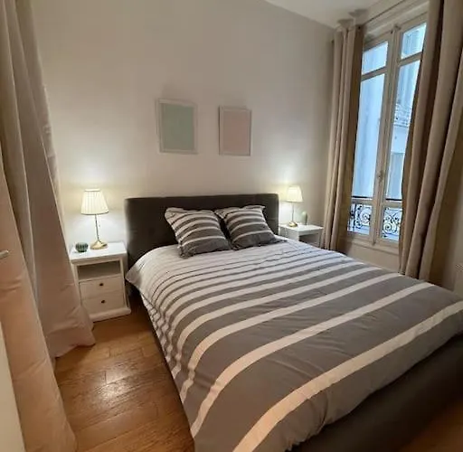 Apartment Champs Elysees Paris