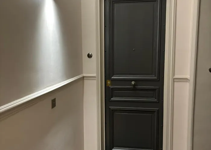 Champs Elysees Apartment *