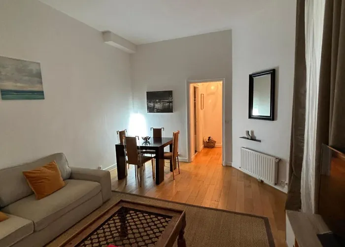 Champs Elysees Daire Paris