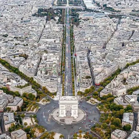 Champs Elysees Апартаменты *
